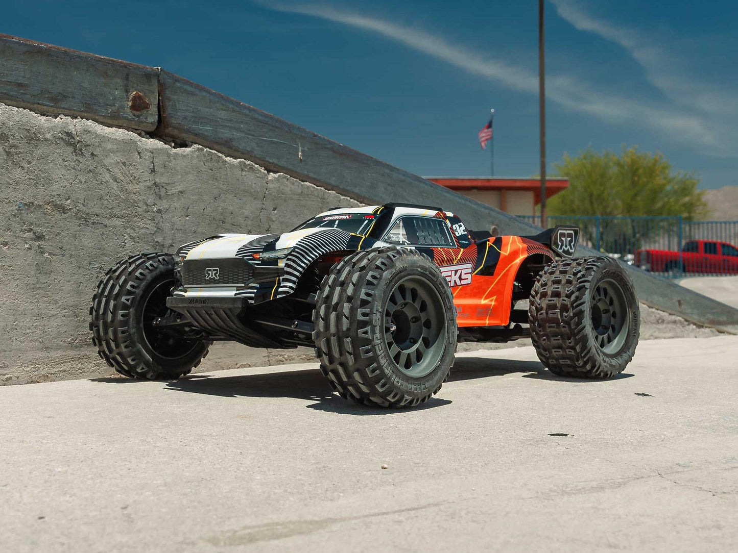ARRMA VORTEKS MEGA 550 1/10 4X2 ST with Battery & Charger Orange