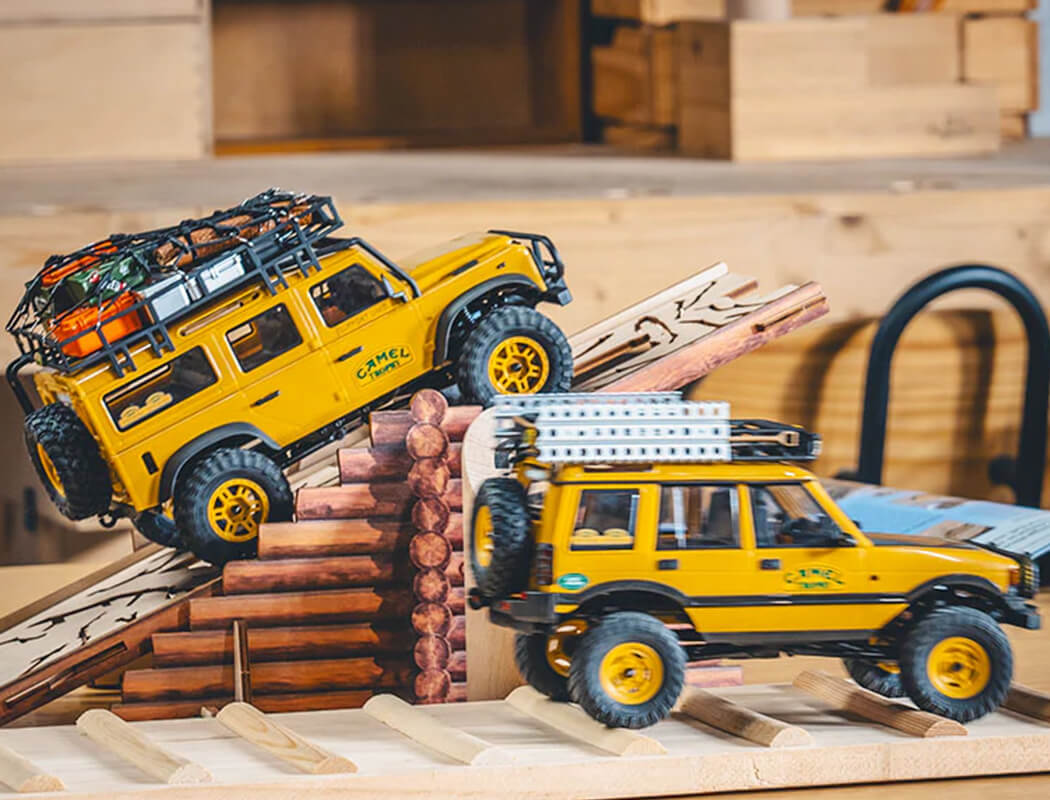 FMS 1/24TH LAND ROVER DISCOVERY FIRST GEN RTR YELLOW