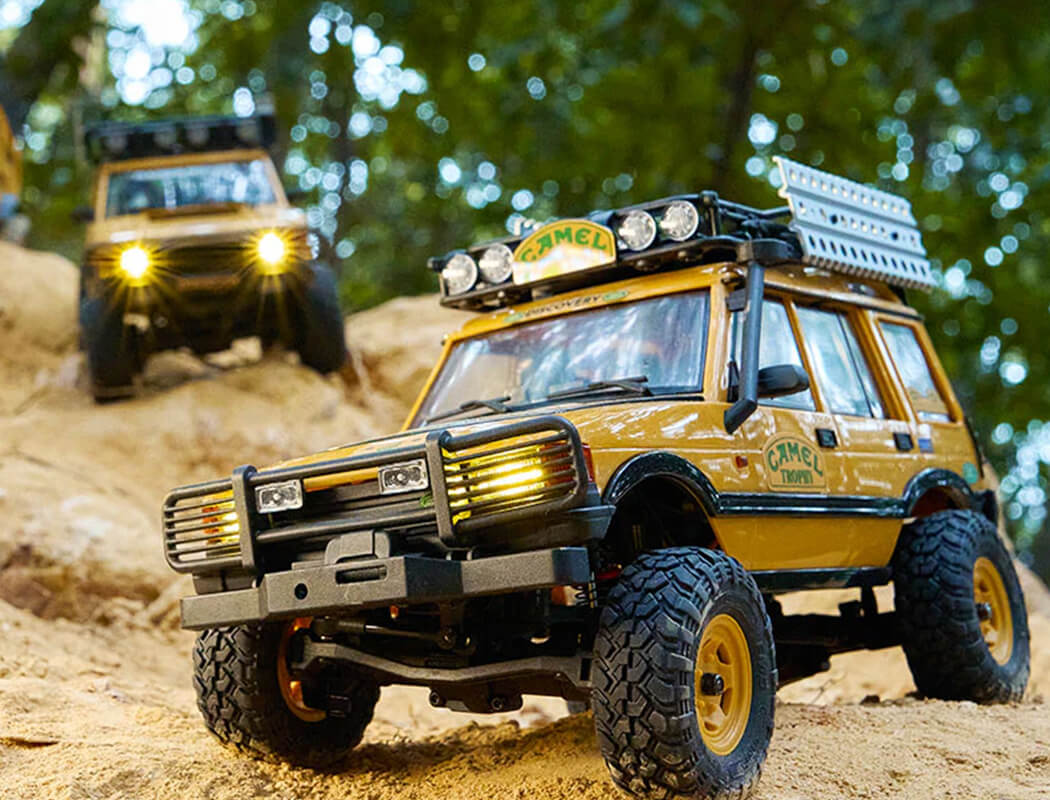 FMS 1/24TH LAND ROVER DISCOVERY FIRST GEN RTR YELLOW